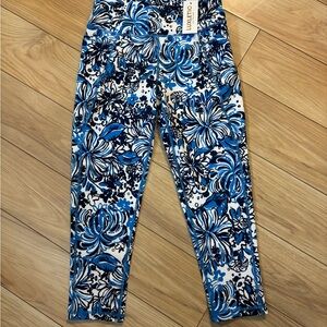 Lilly Pulitzer Luxletic 24" High Rise Midi Legging in size Large